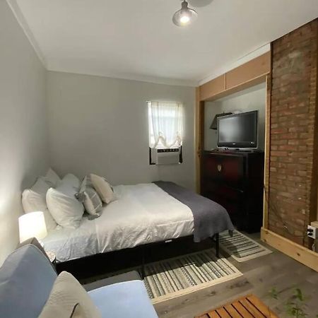 Studio Apt W Garden Kingston Extérieur photo